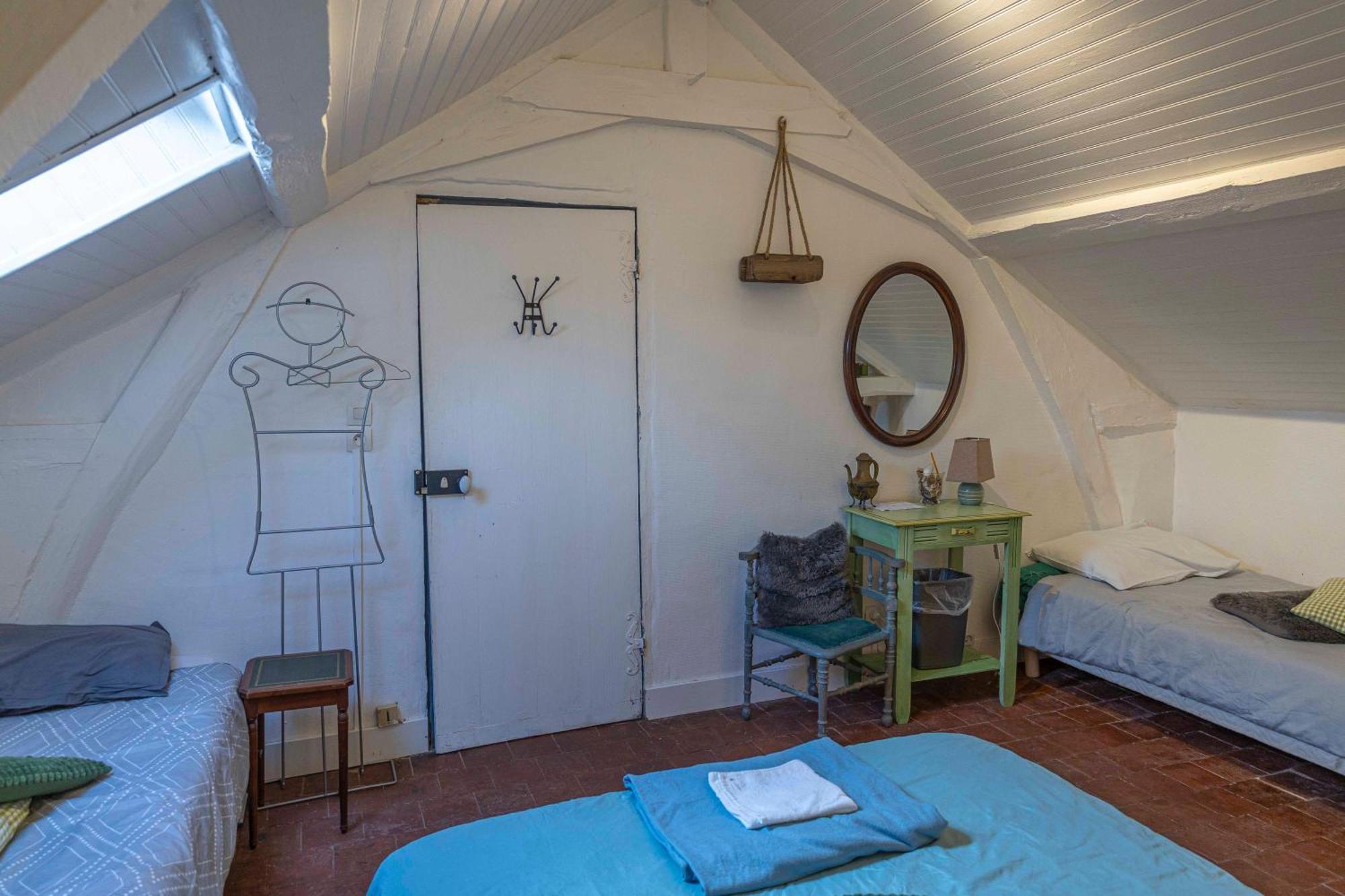 Chambre D'Hotes Les Jardins De Marie, Sci Charles III Bernay  Exteriör bild