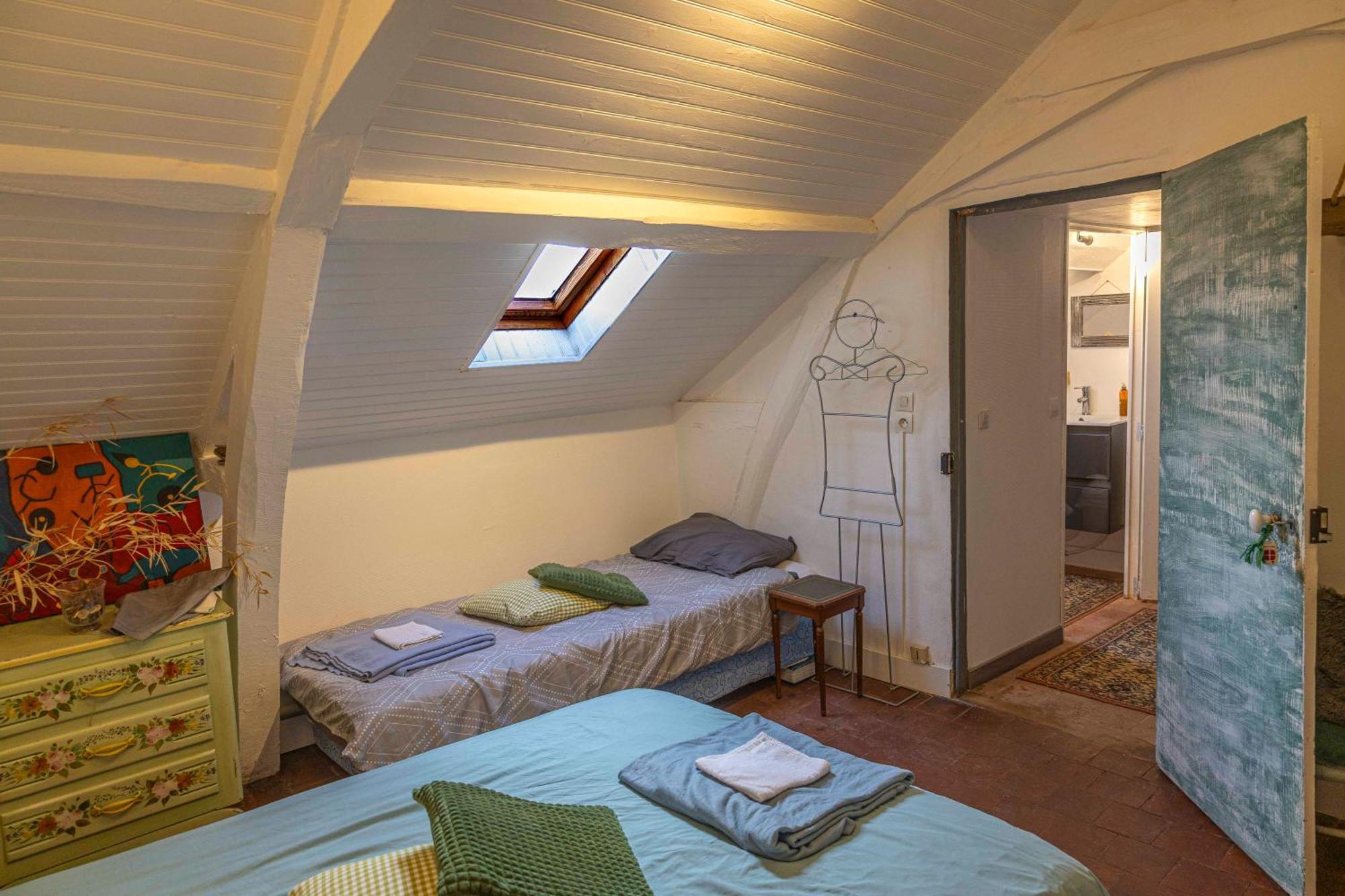Chambre D'Hotes Les Jardins De Marie, Sci Charles III Bernay  Exteriör bild