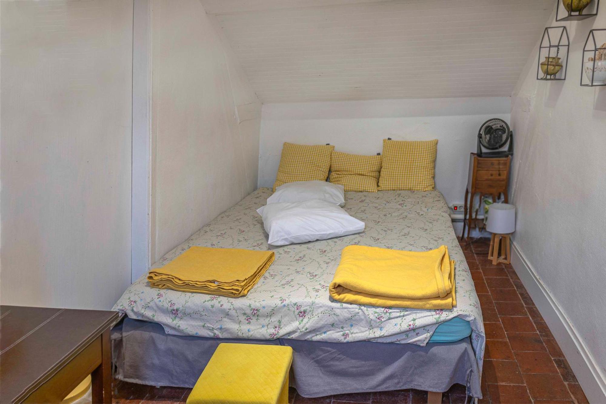 Chambre D'Hotes Les Jardins De Marie, Sci Charles III Bernay  Exteriör bild